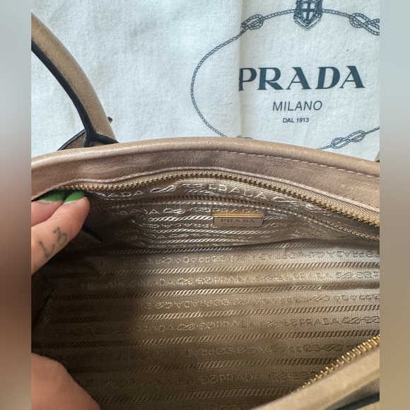 Prada Bonnie Medium Buckle Leather Bag - Picture 4 of 5